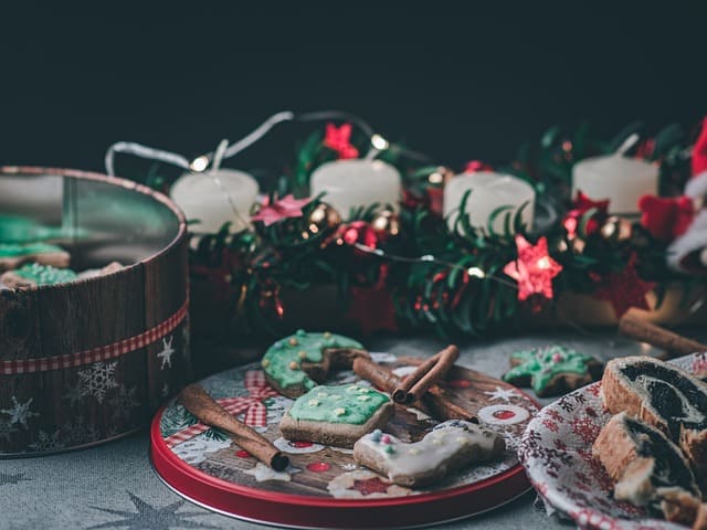 Non-alcoholic paleo Christmas cake