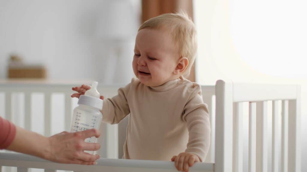 Symptoms of Baby Drinking Spoiled Formula